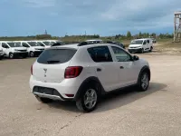 Gebraucht Dacia Sandero Stepway 90 PS (66 kW) 2020 Weiß Limousine