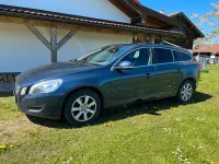 Gebraucht Volvo V60 163 PS (119 kW) 2014 Blau Kombi