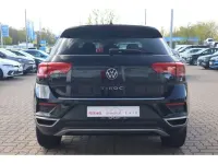 Gebraucht VW T-Roc Active 116 PS (85 kW) 2022 Deep black perleffekt (metallic) SUV
