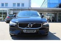 Gebraucht Volvo V60 Momentum 197 PS (144 kW) 2022 Black solid / solid Kombi