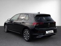 Używany VW Golf VIII Active 116 KM (85 kW) 2022 Czarny Sedan/Limuzyna