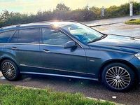 Gebraucht Mercedes E350 Avantgarde 265 PS (194 kW) 2010 Blau Kombi
