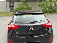 Gebraucht Hyundai i30 99 PS (72 kW) 2013 Schwarz Limousine