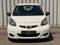 Gebraucht Toyota Aygo Basis 68 PS (50 kW) 2010 Weiß Kleinwagen