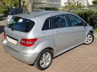 Gebraucht Mercedes B180 116 PS (85 kW) 2011 Silber Van / Kleinbus