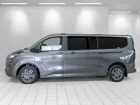 Neu Ford Tourneo Titanium 150 PS (110 kW) 2025 Grau Van / Kleinbus