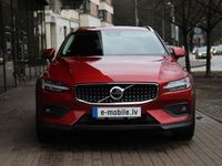 Gebraucht Volvo V60 CC 250 PS (183 kW) 2022 Rot Kombi