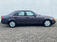 Gebraucht Mercedes C180 Classic 122 PS (89 kW) 1994 Braun Limousine