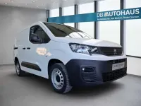 Gebraucht Peugeot Partner Premium 131 PS (96 kW) 2022 Weiß Van / Kleinbus