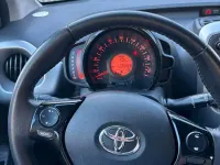 Używany Toyota Aygo 69 KM (50 kW) 2016 Czarny Hatchback