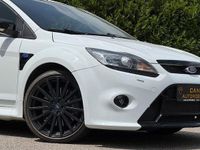 Używany Ford Focus RS 305 KM (224 kW) 2010 Biały Sedan/Limuzyna