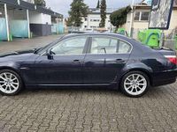 Gebraucht BMW 525 245 PS (180 kW) 2007 Blau Limousine