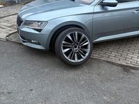 Gebraucht Skoda Superb Style 190 PS (139 kW) 2019 Grau Kombi