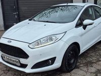 Gebraucht Ford Fiesta Celebration 95 PS (69 kW) 2016 Weiß Limousine