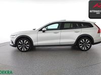 Gebraucht Volvo V60 CC Pro 190 PS (139 kW) 2020 Birch light Kombi