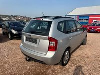 Gebraucht Kia Carens 145 PS (106 kW) 2009 Silber Van / Kleinbus
