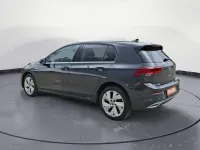 Gebraucht VW Golf VIII Style 131 PS (96 kW) 2024 Grau Limousine