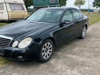 Second-hand Mercedes E200 135 CP (99 kW) 2008 Negru Berlinǎ