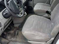 Gebraucht Renault Trafic 90 PS (66 kW) 2010 Weiß Van / Kleinbus