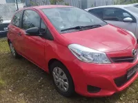 Gebraucht Toyota Yaris Cool 99 PS (72 kW) 2013 Rot Kleinwagen