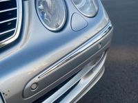 Gebraucht Mercedes E240 Avantgarde 177 PS (130 kW) 2004 Silber Limousine