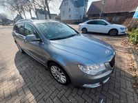 Gebraucht Skoda Superb 140 PS (102 kW) 2011 Blau Kombi