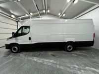 Second-hand Iveco Daily 156 CP (114 kW) 2023 Alb Van
