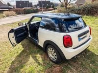 Gebraucht Mini Cooper D Pepper 116 PS (85 kW) 2016 Weiß Kleinwagen