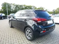 Gebraucht Hyundai i20 YES! 101 PS (74 kW) 2020 Schwarz Limousine