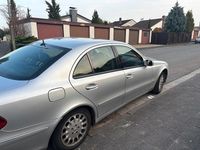 Gebraucht Mercedes E220 150 PS (110 kW) 2003 Silber Limousine
