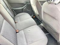 Usata Ford Focus 75 CV (55 kW) 2004 Argento Station wagon