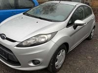 Gebraucht Ford Fiesta 82 PS (60 kW) 2010 Polarsilber metallic Kleinwagen