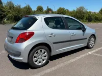 Gebraucht Peugeot 207 88 PS (64 kW) 2007 Silber Limousine