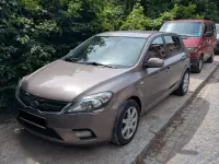 Gebraucht Kia Ceed 90 PS (66 kW) 2009 Gold Kleinwagen
