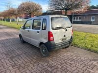 Gebraucht Opel Agila 58 PS (42 kW) 2001 Silber Van / Kleinbus