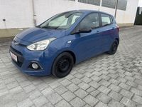 Gebraucht Hyundai i10 Edition 67 PS (49 kW) 2015 Blau Kleinwagen