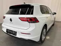 Gebraucht VW Golf VIII Life 131 PS (96 kW) 2023 Weiß Limousine
