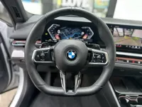 Gebraucht BMW 520 M Sport 197 PS (144 kW) 2025 Mineralweiß Kombi