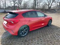 Gebraucht Ford Focus ST-Line 125 PS (91 kW) 2018 Rot Limousine
