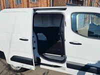 Gebraucht Opel Combo 102 PS (75 kW) 2021 Weiß Van / Kleinbus