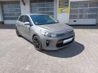 Gebraucht Kia Rio DREAM-TEAM Edition 84 PS (61 kW) 2017 (urg) urbangrün met. Kleinwagen