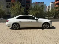 Gebraucht Mercedes E300 313 PS (230 kW) 2024 Weiß Limousine