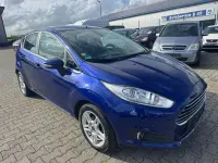 Gebraucht Ford Fiesta Titanium 101 PS (74 kW) 2014 Blau Kleinwagen