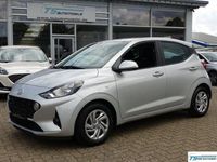 Gebraucht Hyundai i10 Select 67 PS (49 kW) 2023 Silber Kleinwagen