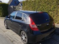 Gebraucht Hyundai i30 90 PS (66 kW) 2011 Schwarz Kleinwagen