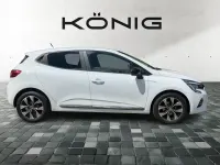 Gebraucht Renault Clio V Evolution 67 PS (49 kW) 2023 Weiß Limousine