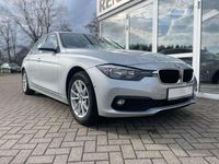 Gebraucht BMW 318 Advantage 136 PS (100 kW) 2016 Glaciersilber Limousine