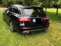 Gebraucht Mercedes E400 Avantgarde 333 PS (244 kW) 2017 Blau Kombi