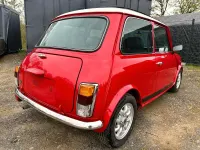 Usado Mini 1300 63 HP (46 kW) 2000 Vermelho Citadino