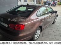 Gebraucht VW Jetta 105 PS (77 kW) 2014 Braun Limousine